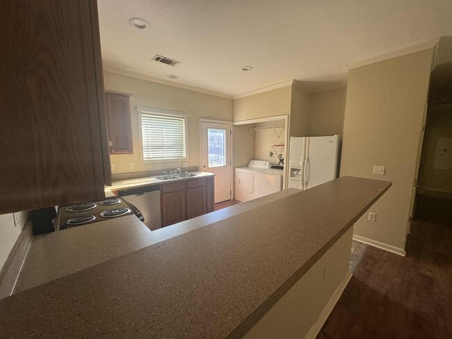 Building Photo - 6023 W Issaquena St