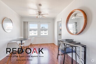 Building Photo - ~8 Weeks FREE~ Sunlit One Bedroom with Lov...