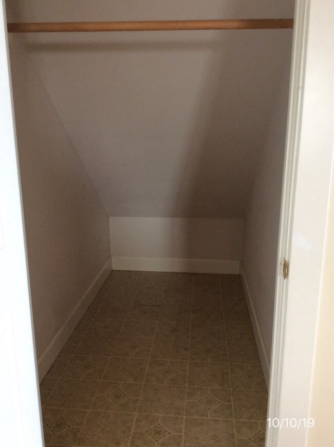 Building Photo - 1511 Burrows Ct