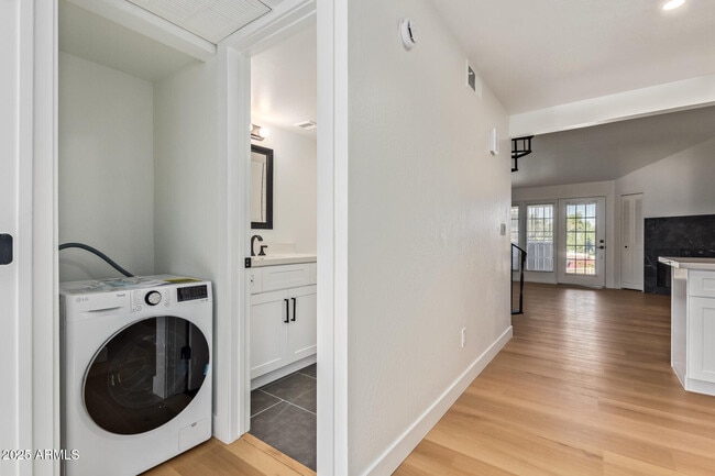 Building Photo - 4901 S Calle Los Cerros Dr