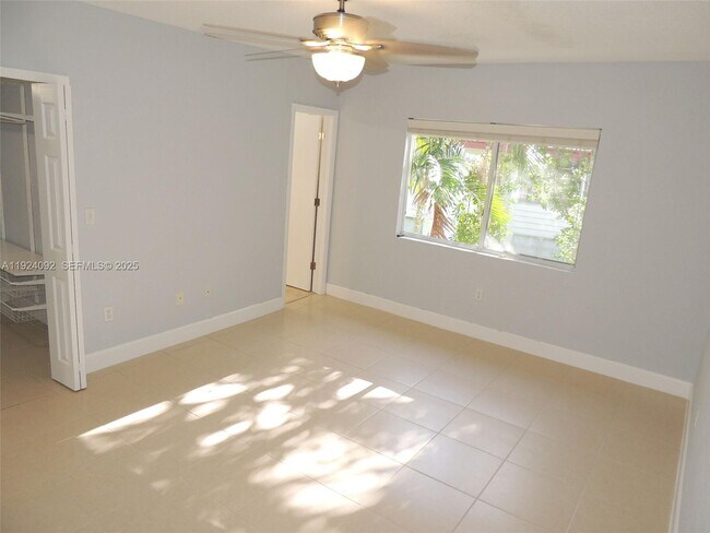 Building Photo - 1152 99th St