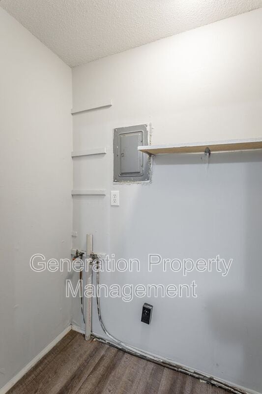 Building Photo - 4405 Delashmitt Rd