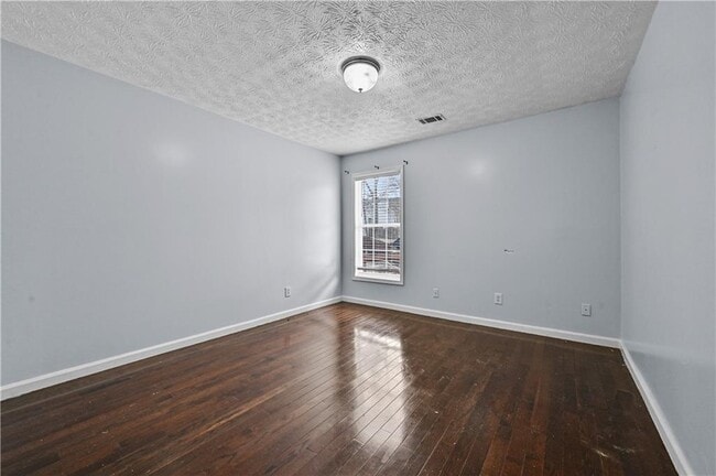 Building Photo - 675 Manor Glen Dr