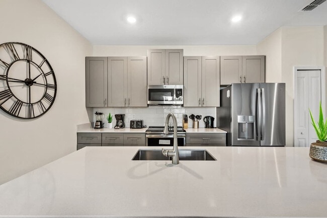 Building Photo - 2641 Scrapbook St