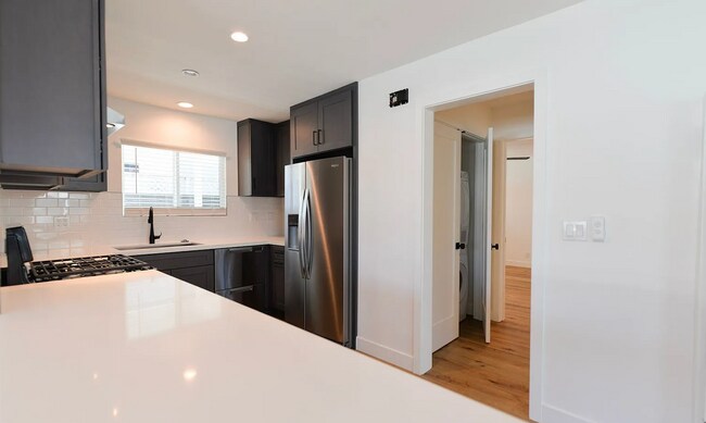 Building Photo - 223 Avenida De La Grulla