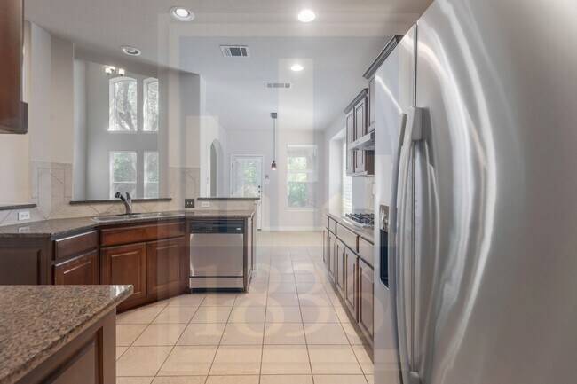 Building Photo - 2702 Lovett Ln