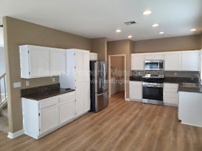 Building Photo - 1275 Avenida Fragata