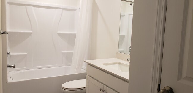 Building Photo - 208 Overton Dr