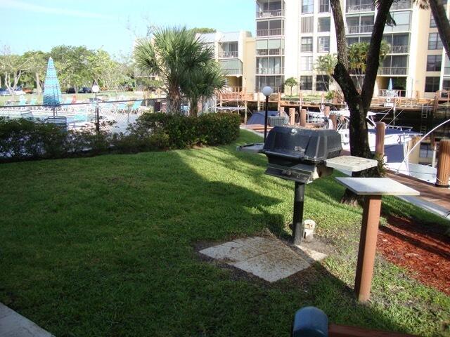 Building Photo - 21 Royal Palm Way