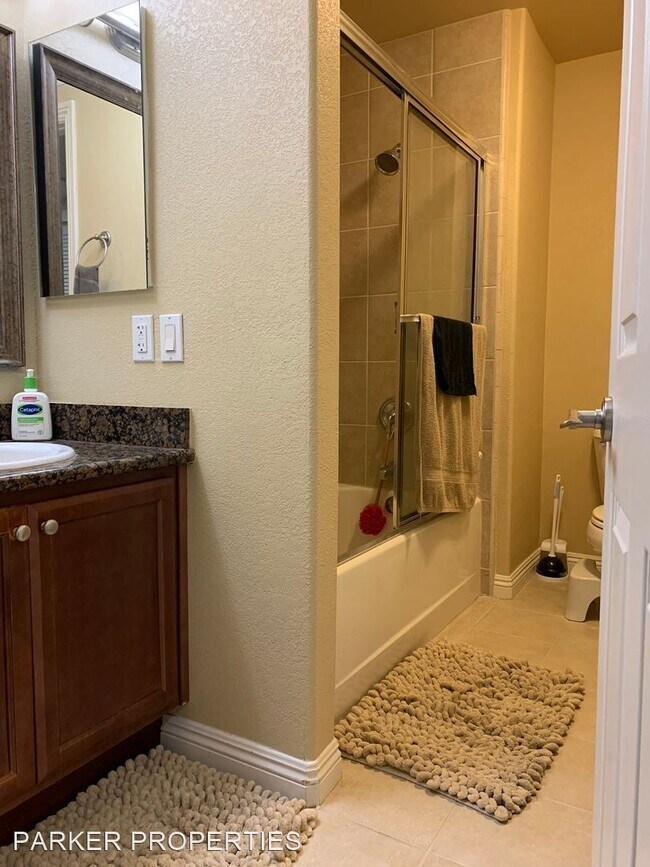 Building Photo - 2 br, 2 bath House - 1434 Marshall Road Un...