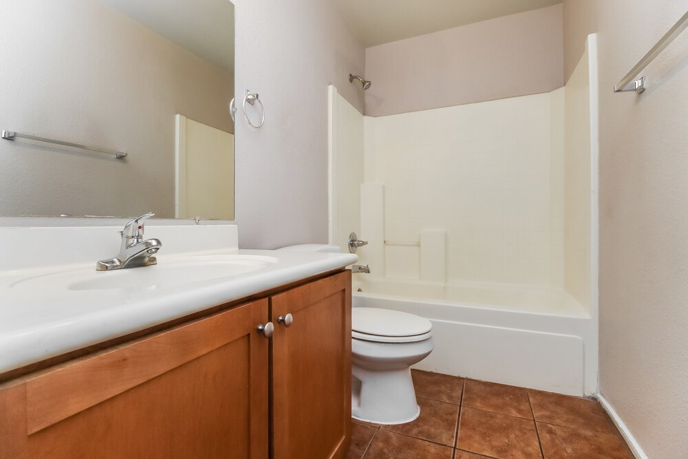Building Photo - 526 E Milada Dr