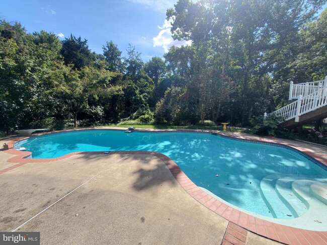Building Photo - 20960 Capilano Ct