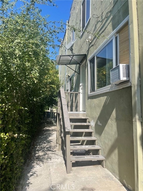 Building Photo - 1427 S Chapel Ave