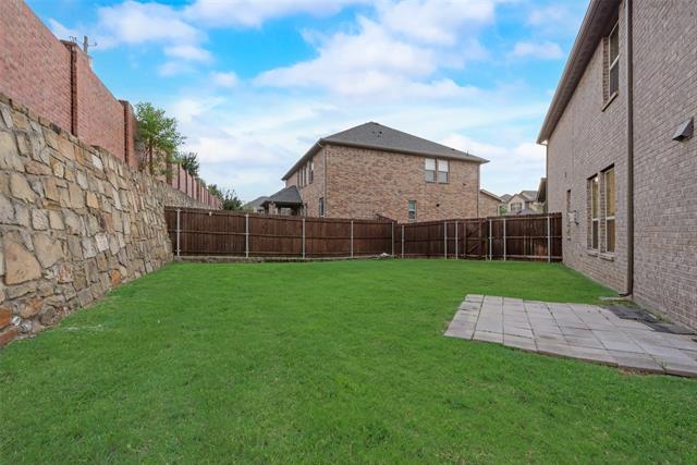 Building Photo - 2418 Hillview Dr