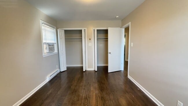 Building Photo - Awesome 2BR/1Bathroom Apartment in popular LAKEWOOD near Duke University!