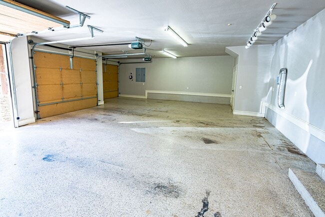 Building Photo - 21220 Gatlinburg Rd