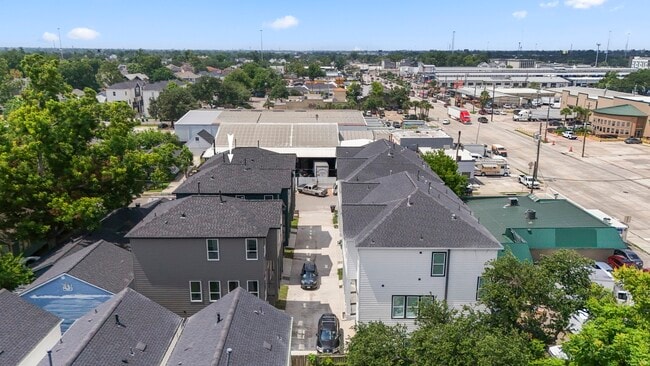 Building Photo - 1226 E 23rd St