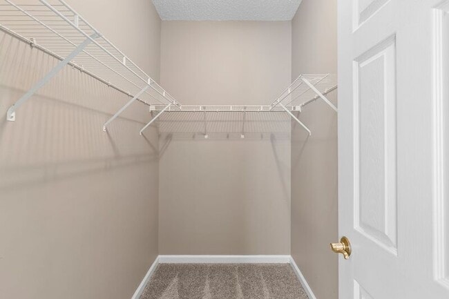 Building Photo - 2201 Hawks Landing Dr