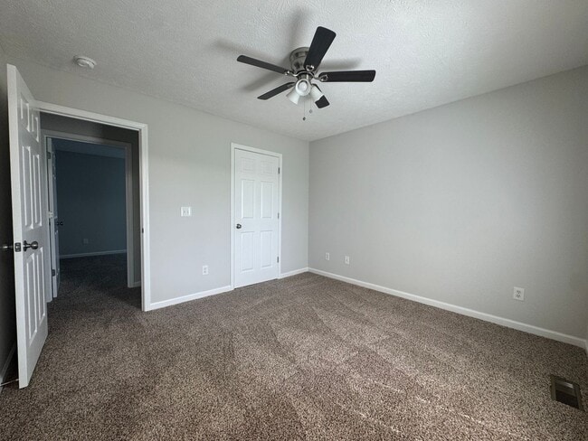 Building Photo - Newly Renovated 3BR 2BA home close to GM, ...