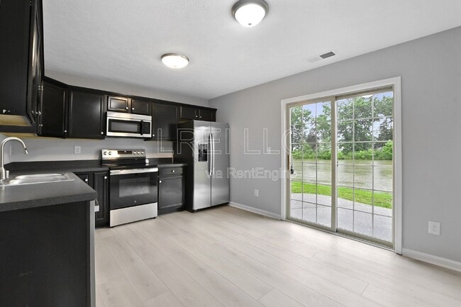 Building Photo - 222 Mud Hen Dr