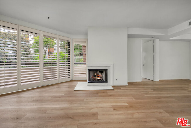 Primary Photo - 2131 Century Park Ln