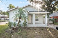 Building Photo - Charming Bungalow Across from Love Park – ...
