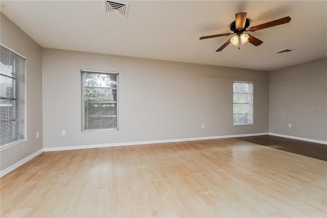 Building Photo - 1139 Cir Dr-