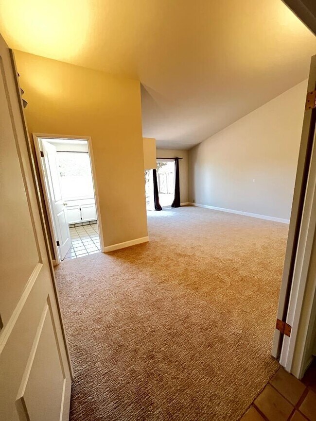 Building Photo - 2066 Touraine Ln