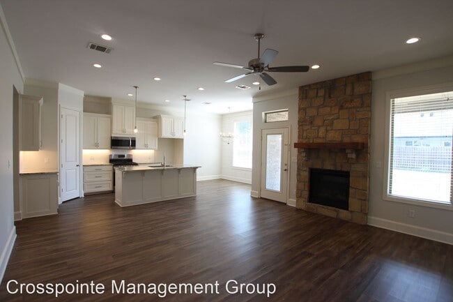 Building Photo - 4 br, 2.5 bath House - 1243 Nate Circle