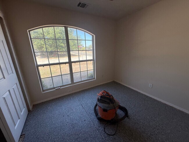 Building Photo - 101 Geronimo Cove
