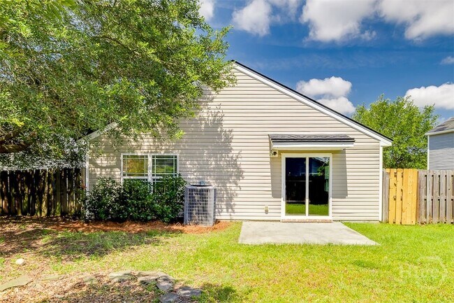 Building Photo - 6 Spg Lk Cir