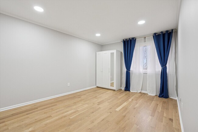 Building Photo - 42 Golf Club Dr