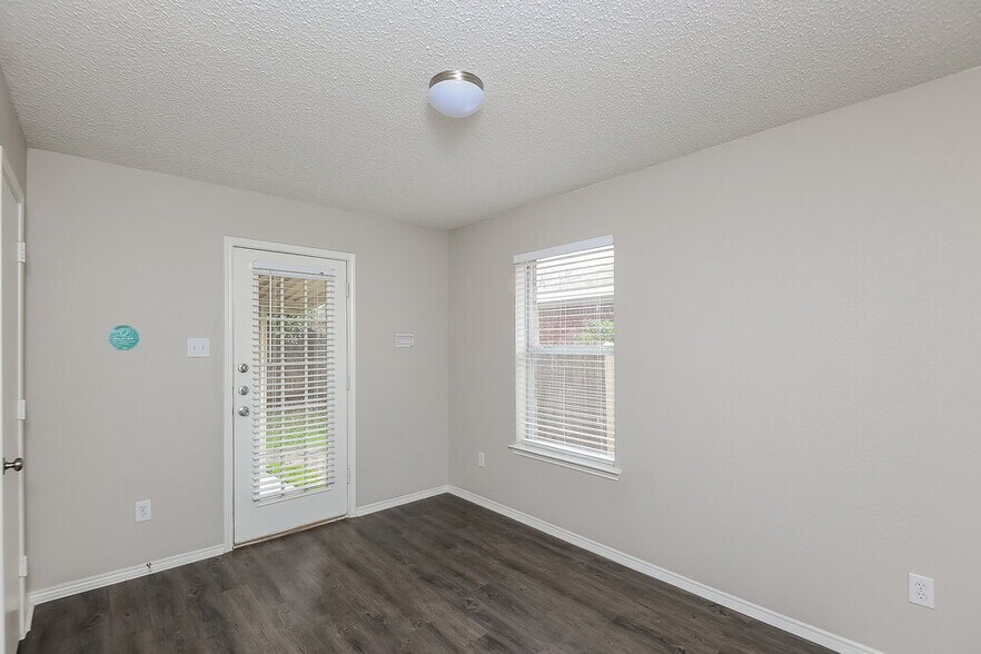 Building Photo - 10233 Tustin Terrace