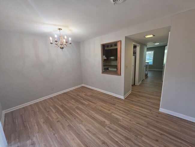 Building Photo - 1453 Brookwood Dr