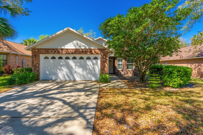 Building Photo - Renovated Brick Home in Gated Community