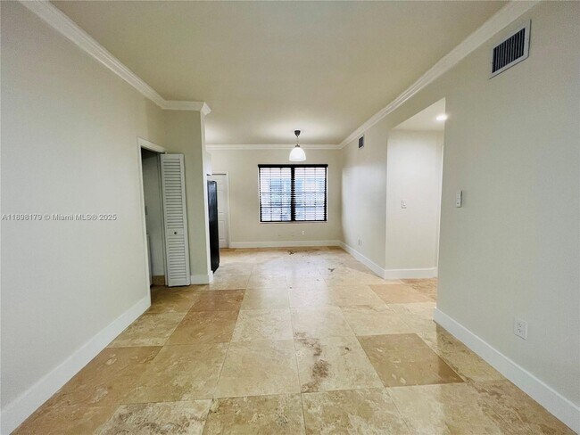 Building Photo - 1470 Lincoln Terrace