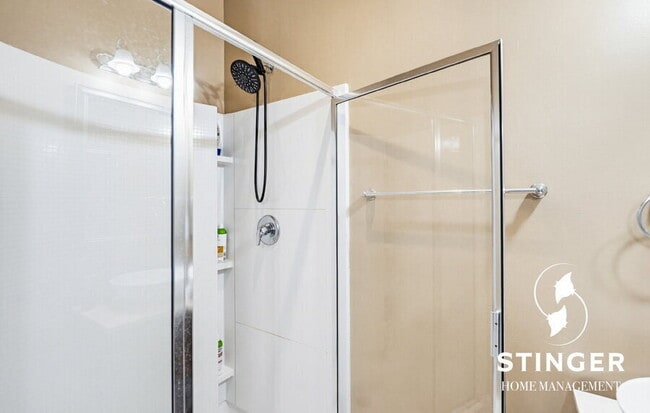 Building Photo - 11 Mint Farm Dr