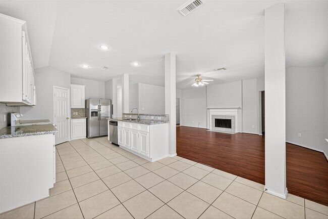 Building Photo - 6114 Barkermist Ln