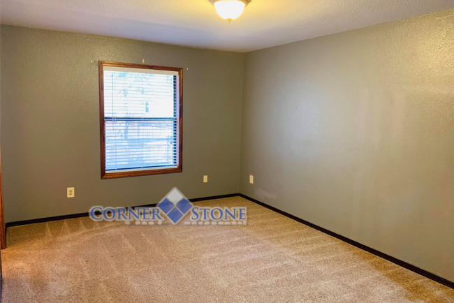 Building Photo - Boise Home with 2 Master Bedrooms!