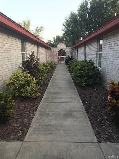 Primary Photo - 15 West Dr