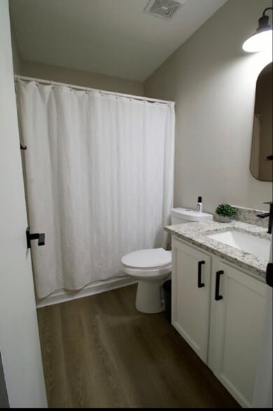 Building Photo - 7408 Rainmaker Rd SW