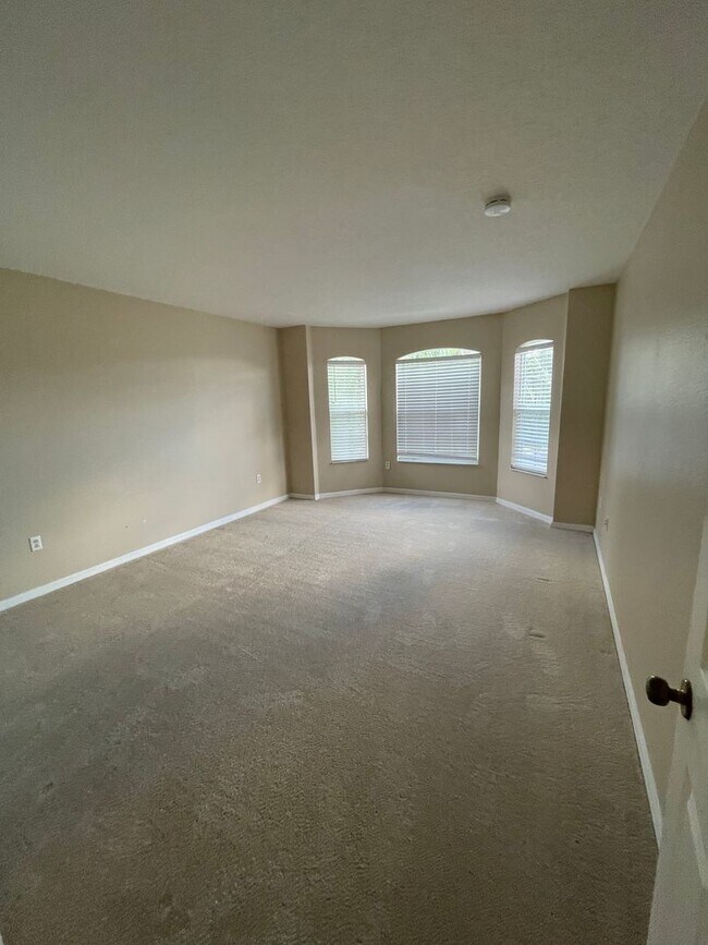 Building Photo - Home For Rent in Gated Stonebrook Neighbor...