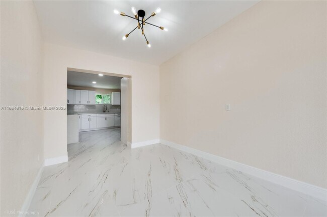Building Photo - 10421 SW 184th St