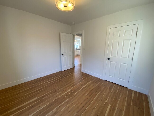 Building Photo - Advent - Large & Bright Two Bedroom Home L...