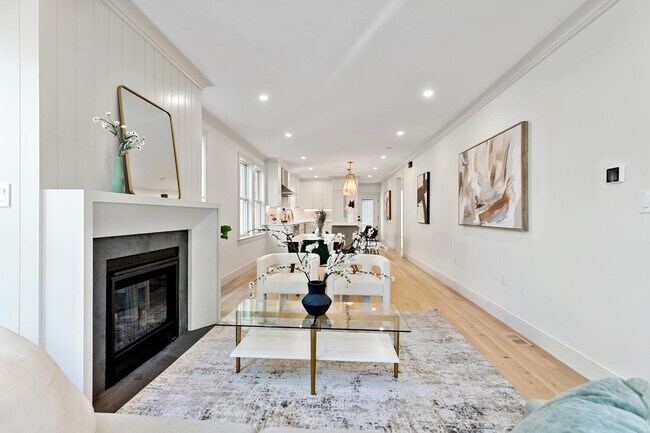 Building Photo - 8 Holly Ave