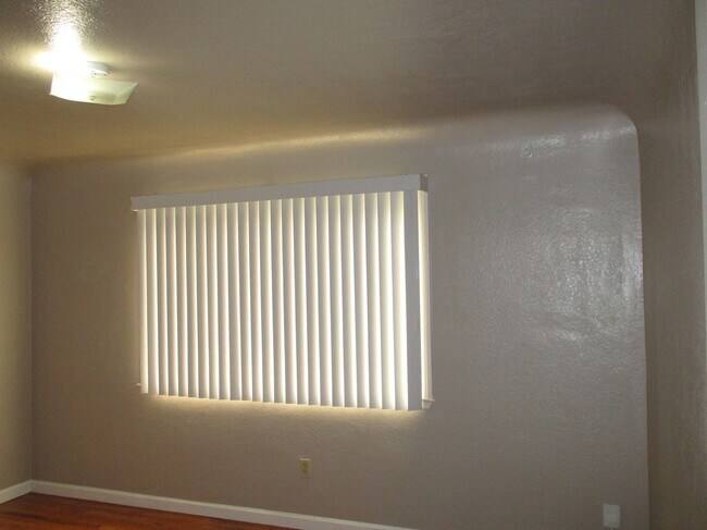 Smaller bedroom - 217 El Vista Ave