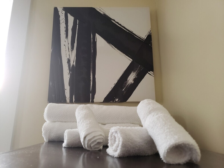 Building Photo - 21 Case Ave