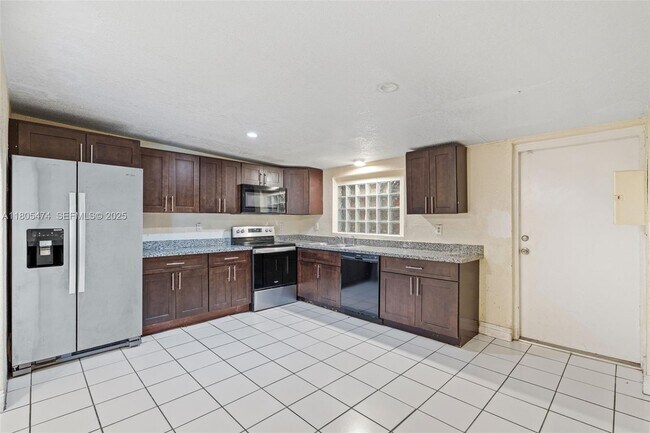 Building Photo - 820 Alabama Ave