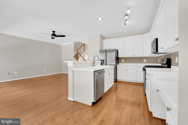Building Photo - 47698 Loweland Terrace
