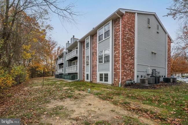 Building Photo - 108 Kenwood Dr